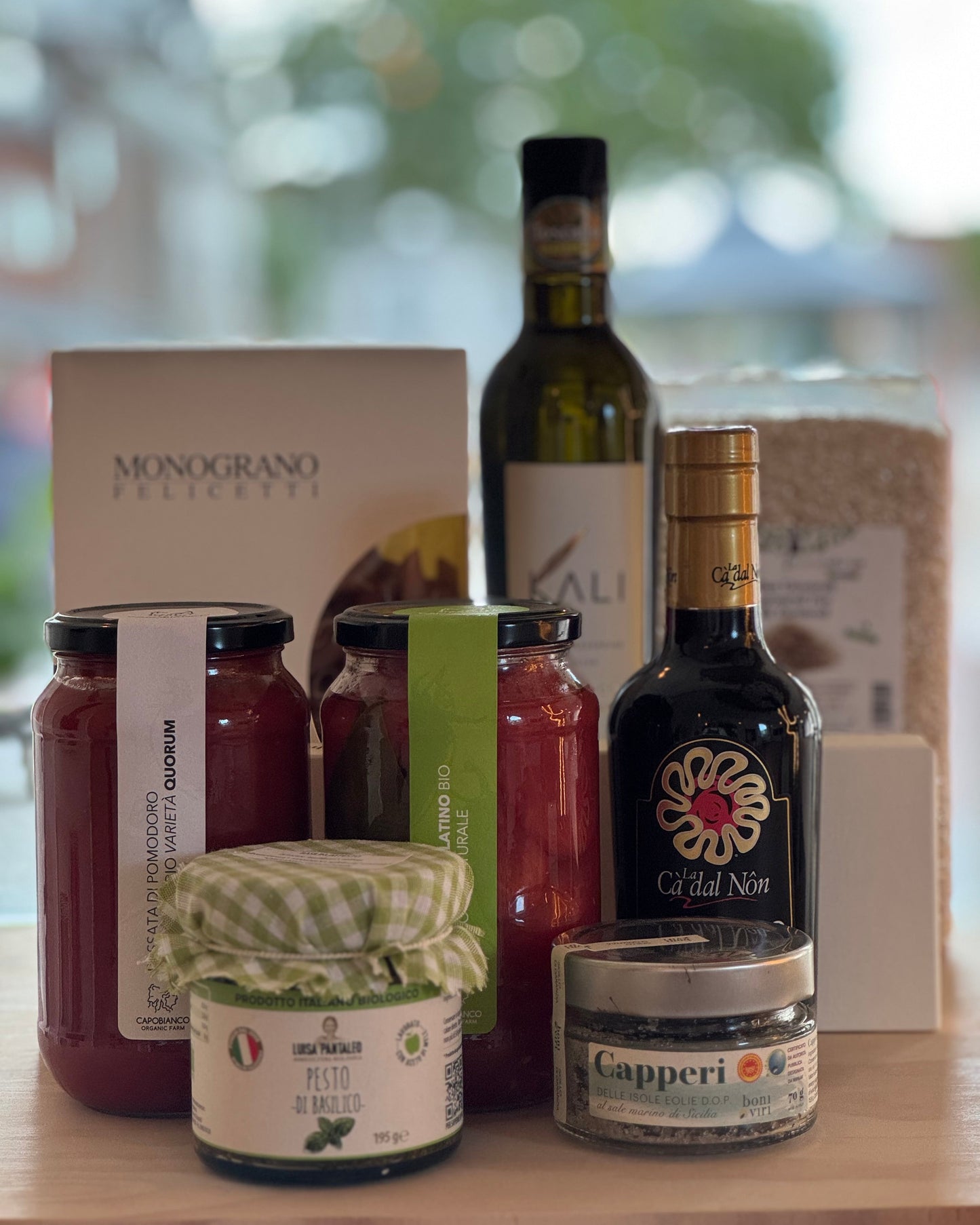 Casa Sogno – September Basis (stor kasse). Økologiske italienske basisvarer – med et strejf af luksus